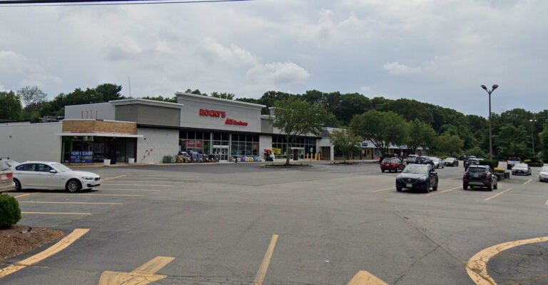 27 Central Ave Seekonk Dollar General