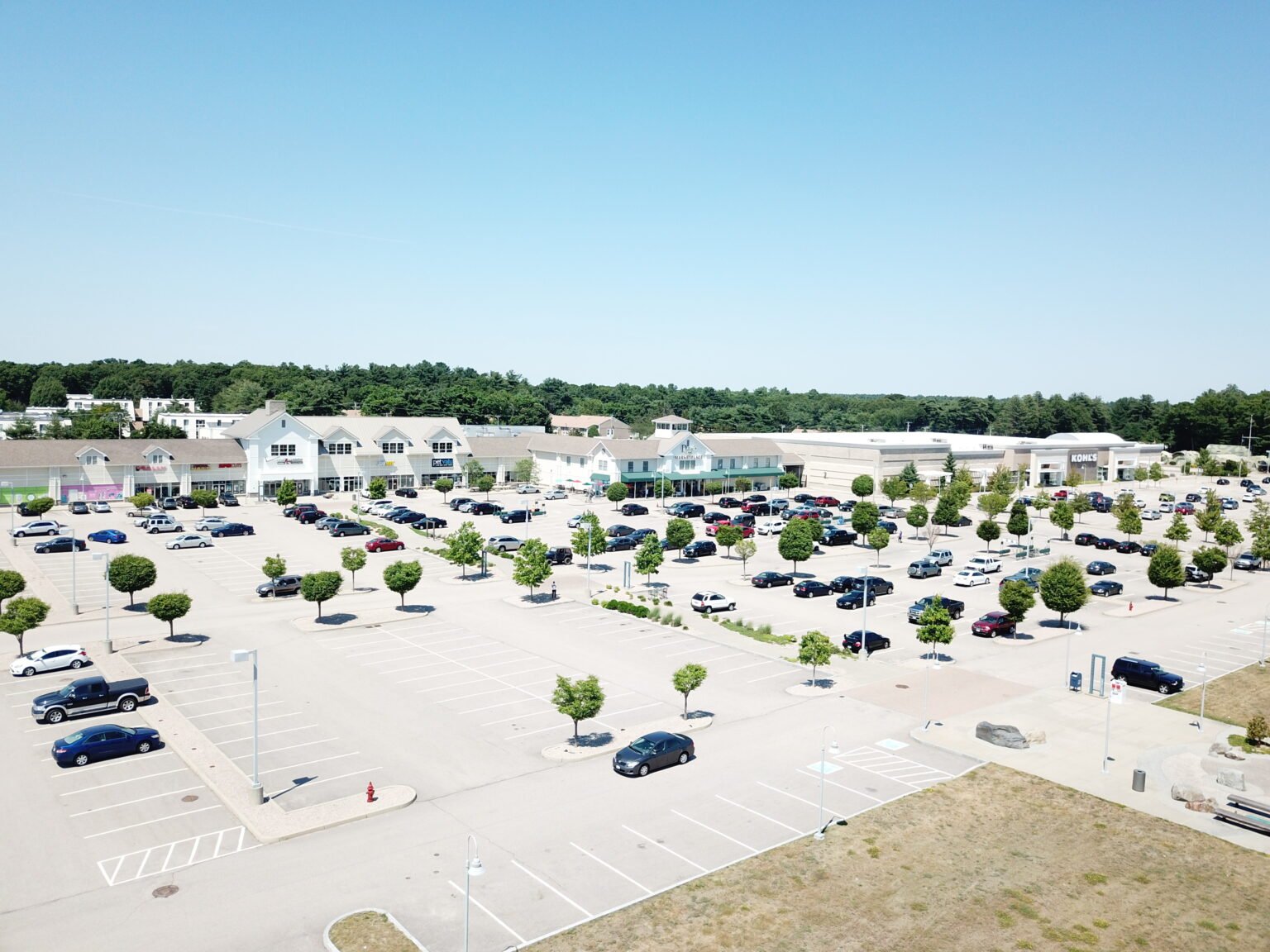 shops at quonset point parking lot